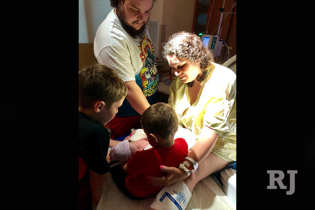 Amanda Cook, de 28 años, dio a luz a Melodie Sepulveda en el Hospital Regional de Mesa View el 11 de julio de 2018. Ella y su prometido, Antonio Sepúlveda, planeaban tener un cuarto hijo, pero p ...