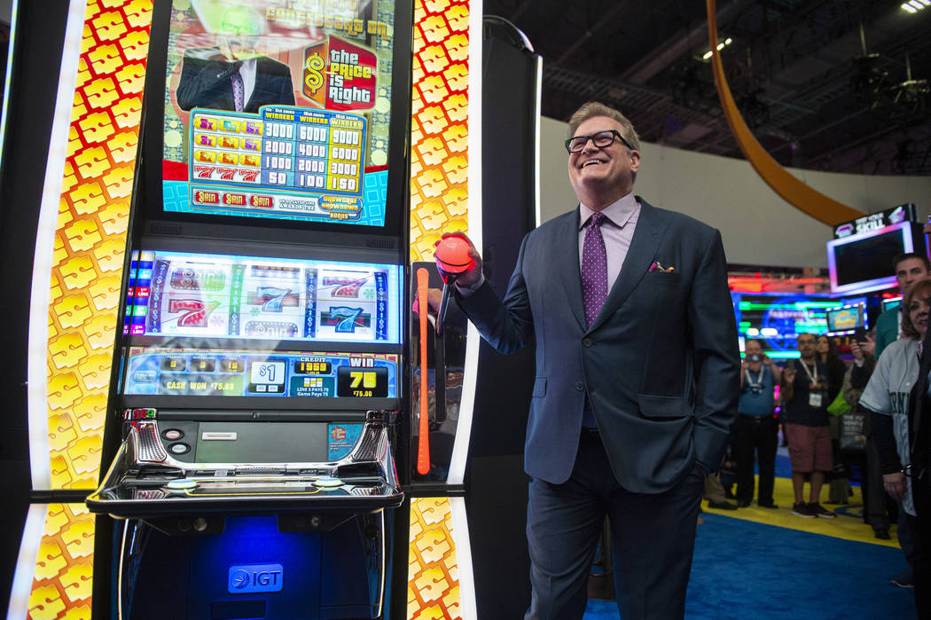 Drew Carey, ícono del entretenimiento y famoso presentador de juegos, lidera el estreno mundial de tres juegos de tragamonedas IGT Price is Right en la 18a. Edición anual de Global Gaming Expo e ...