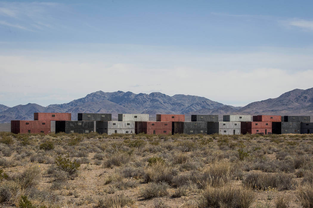 Los edificios hechos de contenedores de envío apilados esperan su próximo ejercicio en el Nevada Test and Training Range el domingo 21 de mayo de 2017. Patrick Connolly Las Vegas Review-Journal ...