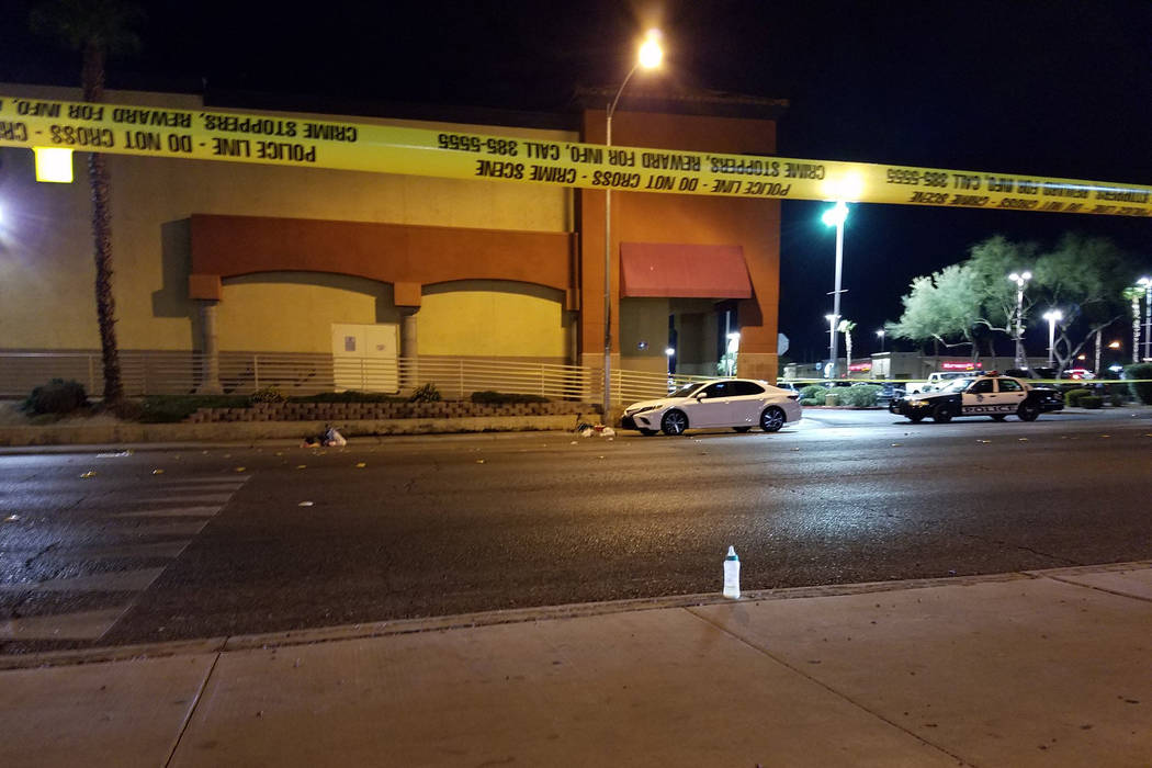 La policía de Las Vegas investiga un accidente cerca de South Maryland Parkway y East Katie Avenue el lunes 22 de octubre de 2018. (Mike Shoro / Las Vegas Review-Journal)