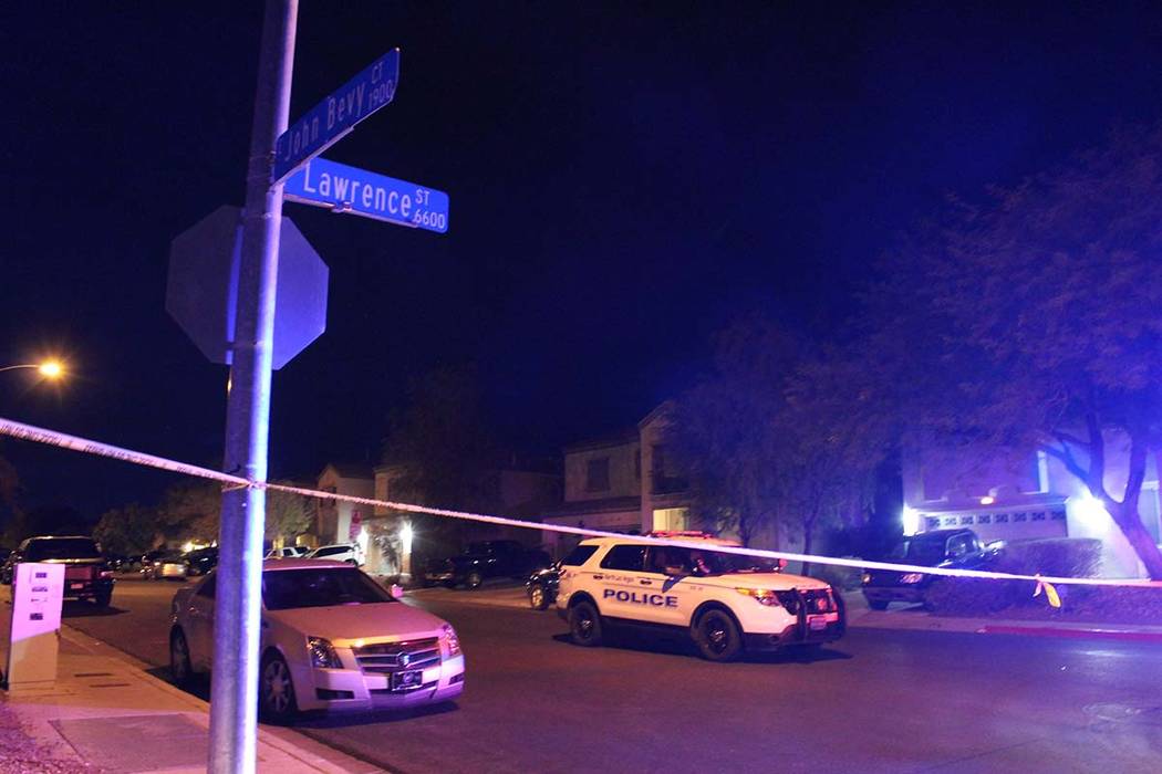 La policía de North Las Vegas fue solicitada a la cuadra 6700 de Courtney Michelle Street el jueves 1 de noviembre de 2018 y encontró a una niña de 11 años que había recibido un disparo. Ella ...