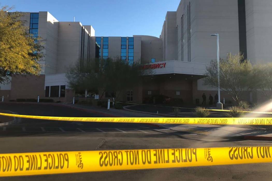 Una menor de 17 años que resultó herida en un tiroteo fue llevada al hospital MountainView, donde murió el miércoles 21 de noviembre de 2018. (Rio Lacanlale / Las Vegas Review-Journal)
