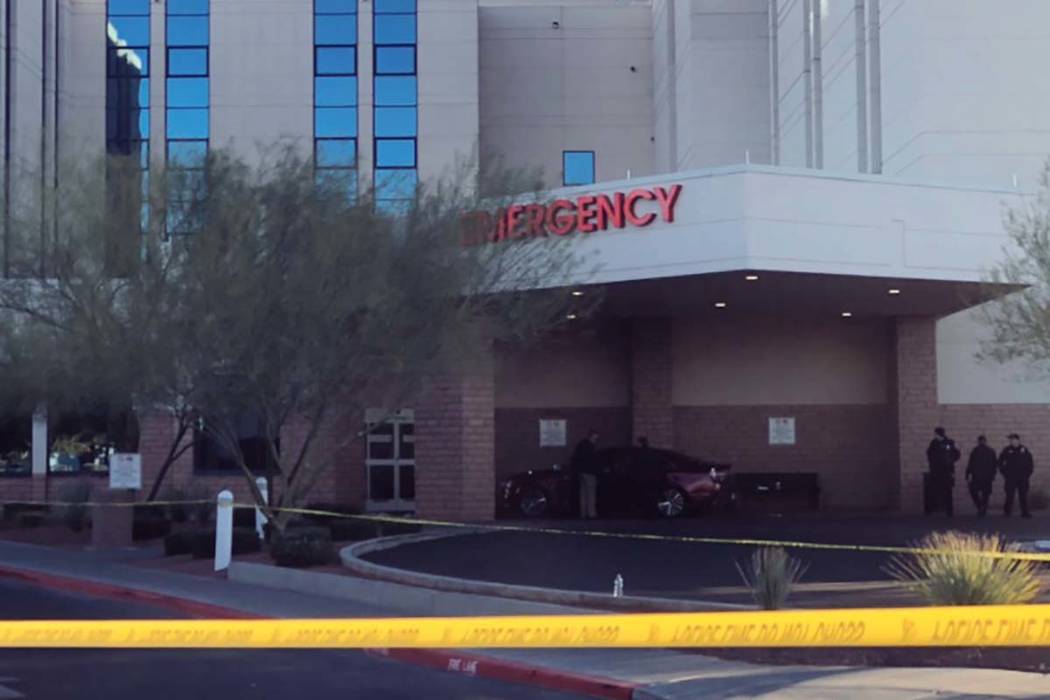 Una menor de 17 años que resultó herida en un tiroteo fue llevada al hospital MountainView, donde murió el miércoles 21 de noviembre de 2018. (Rio Lacanlale / Las Vegas Review-Journal)