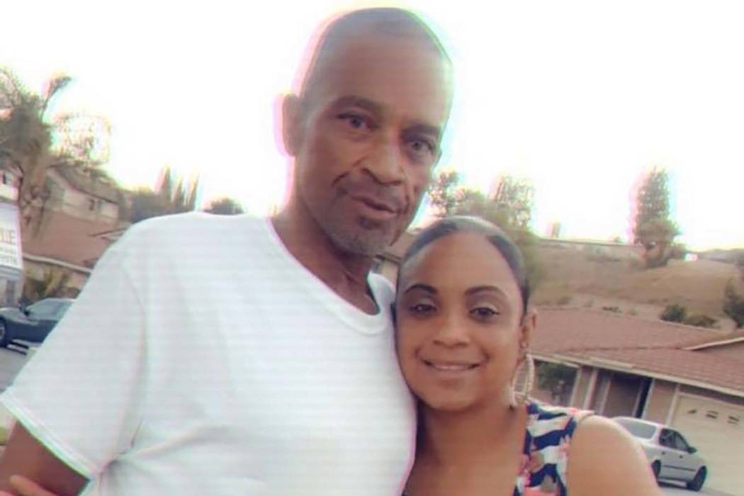 Roy Scott y su hija Rochelle Scott se muestran en esta foto sin fecha. Roy Scott murió el domingo 3 de marzo de 2019, mientras se encontraba bajo custodia policial de Las Vegas. Foto cortesía de ...
