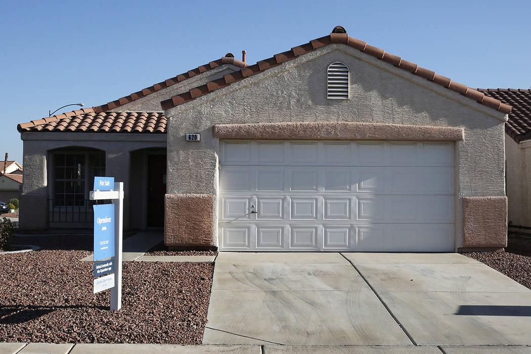El precio medio de venta de las viviendas unifamiliares de propiedad anterior en el Valle de Las Vegas fue de $296 mil 200 en febrero, menos que en enero, pero más que en febrero de 2018. (Bizuay ...