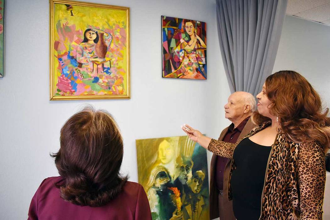 Obras de Tina Rivera en exposicion. Martes 6 de marzo de 2019 en el Instituto Internacional de Artes Escénicas de Las Vegas. Foto Frank Alejandre / El Tiempo.