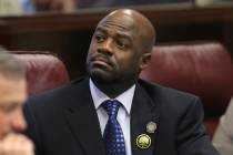 Se espera que el ex líder de la mayoría en el Senado de Nevada, Kelvin Atkinson, se declare culpable de un cargo federal por fraude electrónico. (Cathleen Allison / AP, Archivo)