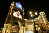 El Venetian Macao Resort Hotel se muestra en Macao. Los abogados del empresario de Hong Kong, Richard Suen y Las Vegas Sands Corp. no estuvieron de acuerdo el miércoles 13 de marzo de 2019 sobre ...