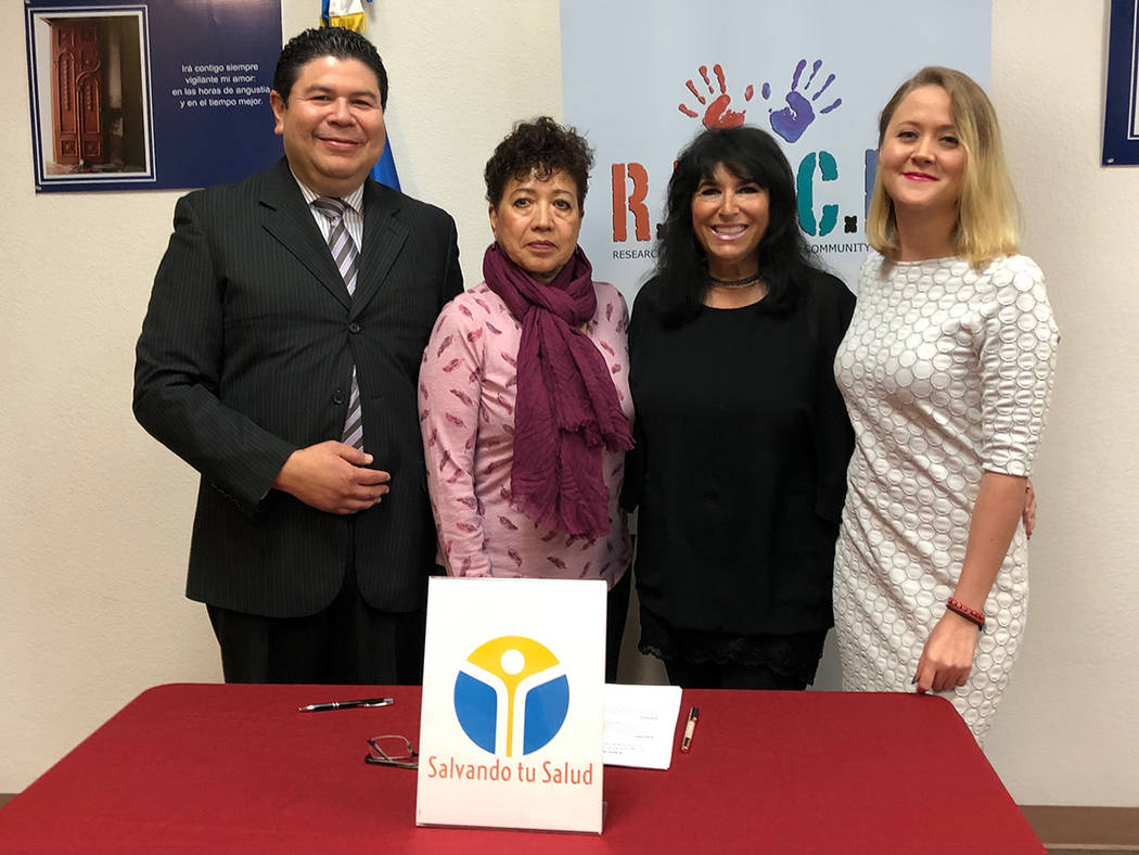 Cónsul Tirso Sermeño (izquierda), Zoraida Caldera, Janie Root y Rebeca Aceves, luego de firmar el acuerdo que abre una Ventanilla de Salud en el Consulado de El Salvador en LV. Lunes 11 de marzo ...