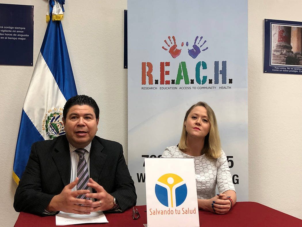 Tirso Sermeño, cónsul de El Salvador en Las Vegas y Rebeca Aceves, directora de REACH, anunciaron la apertura de una Ventanilla de Salud. Lunes 11 de marzo de 2019 en el Consulado de El Salvador ...