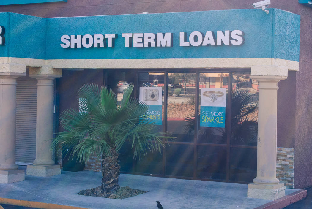 Una tienda de préstamo de día de pago se ve en West Charleston Avenue en Las Vegas el miércoles 1 de junio de 2016. (Foto de archivo del Las Vegas Review-Journal)