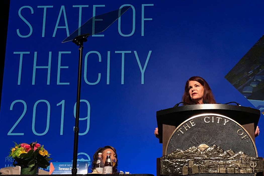 La alcaldesa de Henderson, Debra March, se dirige a una audiencia de casi mil personas durante el discurso anual del Estado de la Ciudad el martes 22 de enero de 2019 en Green Valley Ranch. (Blake ...