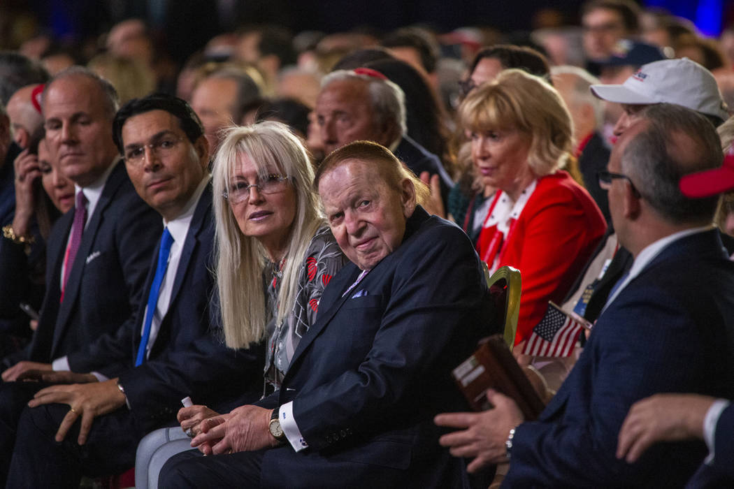 Miriam y Sheldon Adelson llegan para ver cómo el presidente Donald J. Trump se dirige a la Coa ...