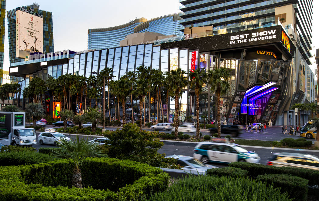 La compañía propietaria del Cosmopolitan of Las Vegas ha contratado dos bancos de inversión ...
