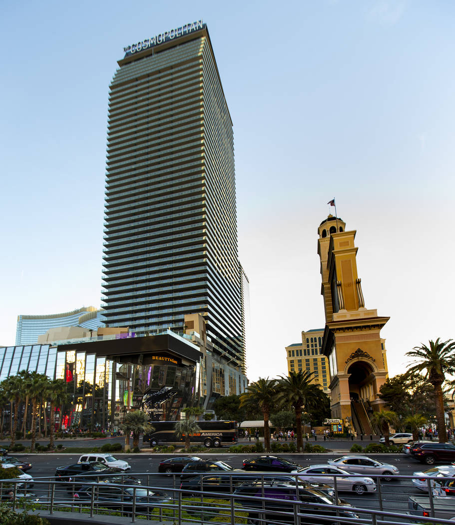 La compañía propietaria del Cosmopolitan of Las Vegas ha contratado dos bancos de inversión ...