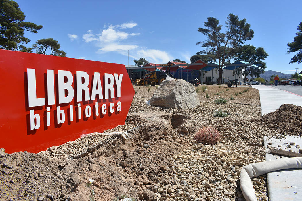 La Biblioteca del Este de Las Vegas cuenta con diversos salones tecnológicos y áreas de lectu ...