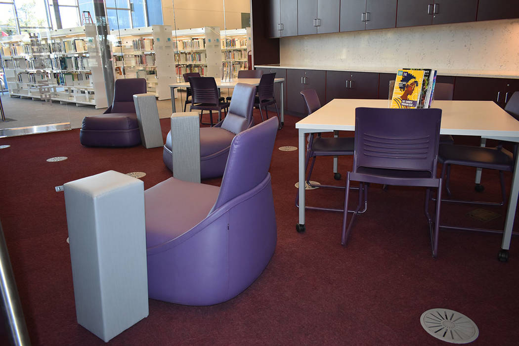 La Biblioteca del Este de Las Vegas cuenta con diversos salones tecnológicos y áreas de lectu ...