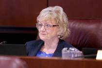 La senadora Joyce Woodhouse, demócrata por Henderson, dirige una reunión conjunta del Comité ...