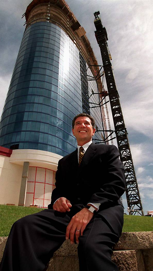 Tony Marnell II, fundador de Rio, afuera del hotel en 1997. (Las Vegas Review-Journal)