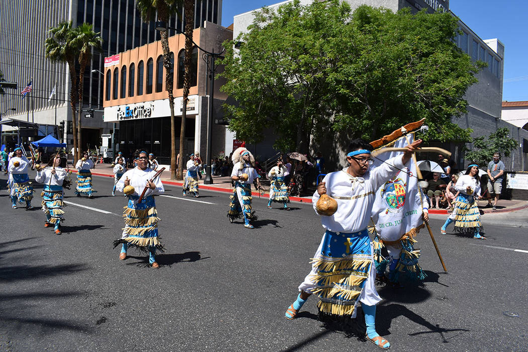 Los Matachines de Ciudad Juárez, Chihuahua, México, con la Danza del Carrizo, participaron en ...