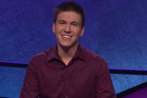 James Holzhauer de Las Vegas, aparece en "Jeopardy!" el martes, 17 de abril de 2019. (Jeopardy ...