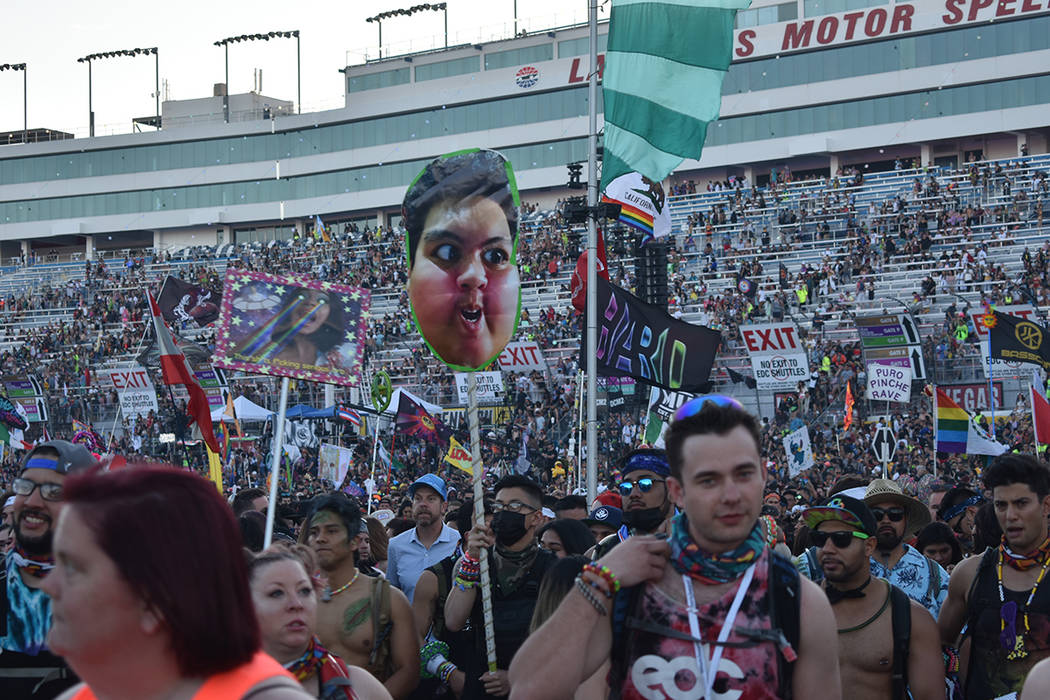 EDC Las Vegas 2019 tuvo una asistencia estimada de 155,000 personas. Del 17 al 19 de mayo de 20 ...