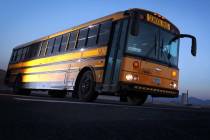 Un conductor de autobús del Distrito Escolar del Condado de Clark quien fue despedido por tene ...