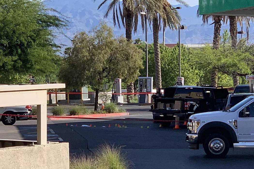 La policía de Las Vegas investiga después de un tiroteo policial en una estación de Sinclair ...