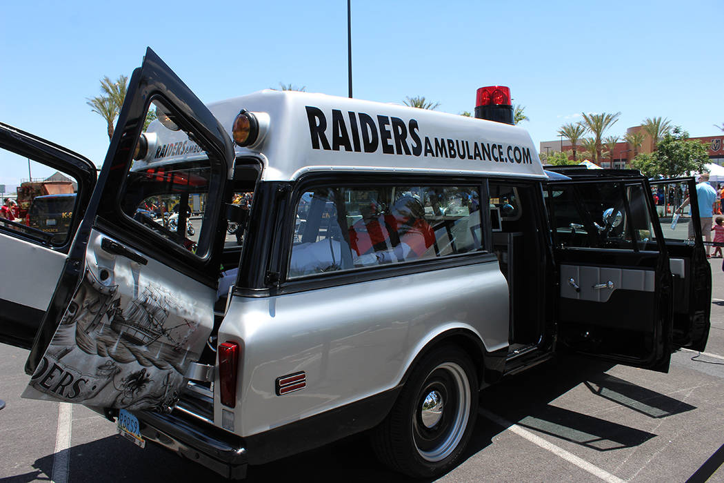 La Ambulancia Raiders, fue exhibida durante el evento y se explicó que en los 70as estuvo en s ...