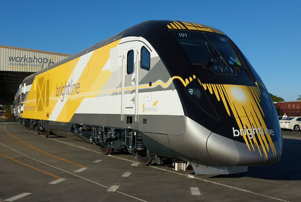 Un plano exterior de un tren de alta velocidad de Brightline. (Brightline)