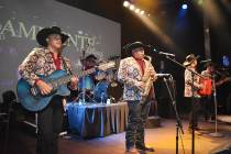 Los Hermanos Padilla de Durango realizaron una presentación estelar en Las Vegas. Sábado 1 de ...