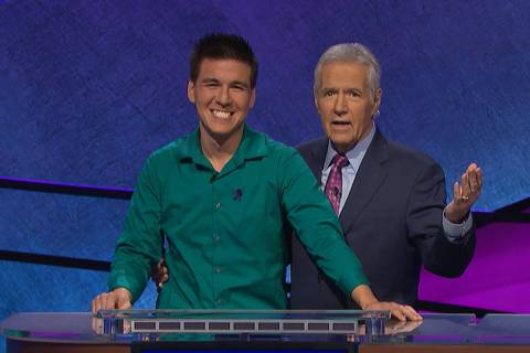 James Holzhauer y el anfitrión de Jeopardy!, Alex Trebek (Jeopardy Productions, Inc.)