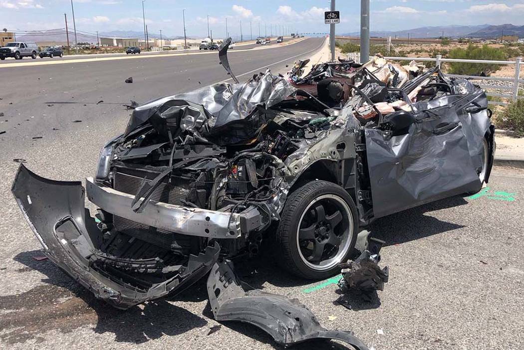La Nevada Highway Patrol investiga un choque que involucra un semirremolque y un Honda Civic en ...