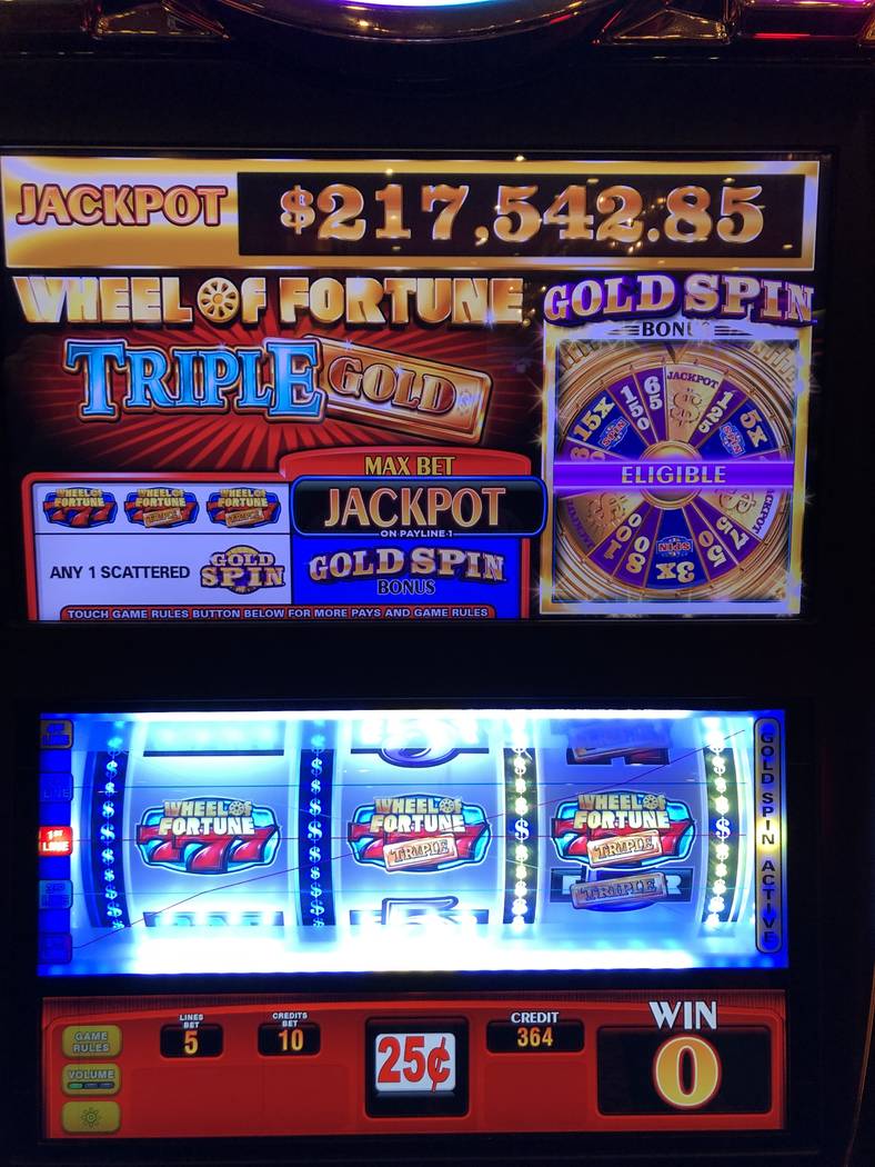 Ronnie Burnett de Midland, Texas, ganó $217,542.85 en la máquina Wheel of Fortune del Golden ...