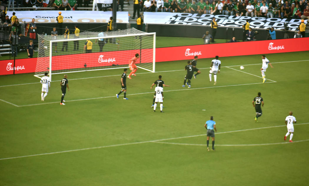 México goleó 7-0 a Cuba en el inició de la edición número 15 de la Copa Oro. Sábado 15 de ...