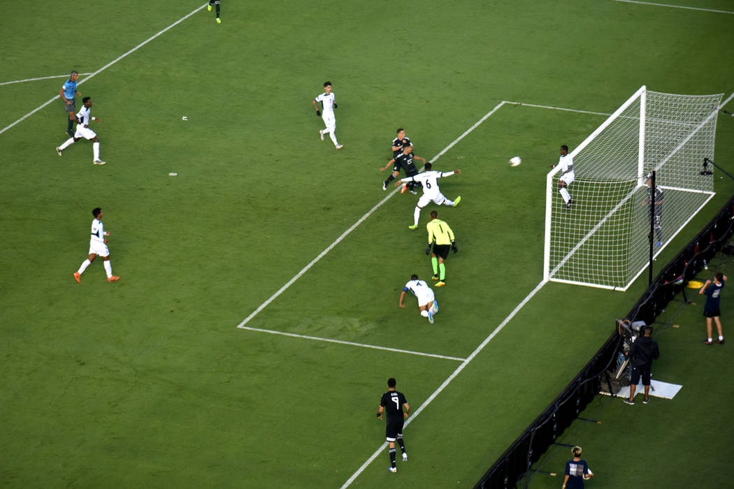 México goleó 7-0 a Cuba en el inició de la edición número 15 de la Copa Oro. Sábado 15 de ...