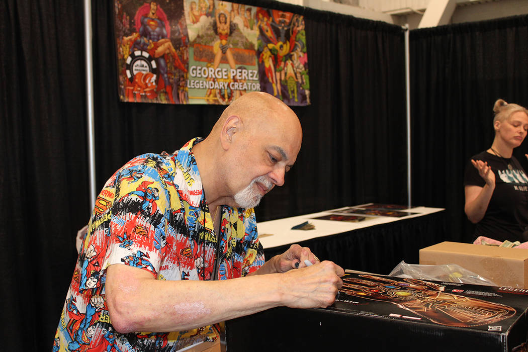 George Pérez, fue el ilustrador del comic de Los Vengadores de Marvel. Sábado 15 de junio del ...