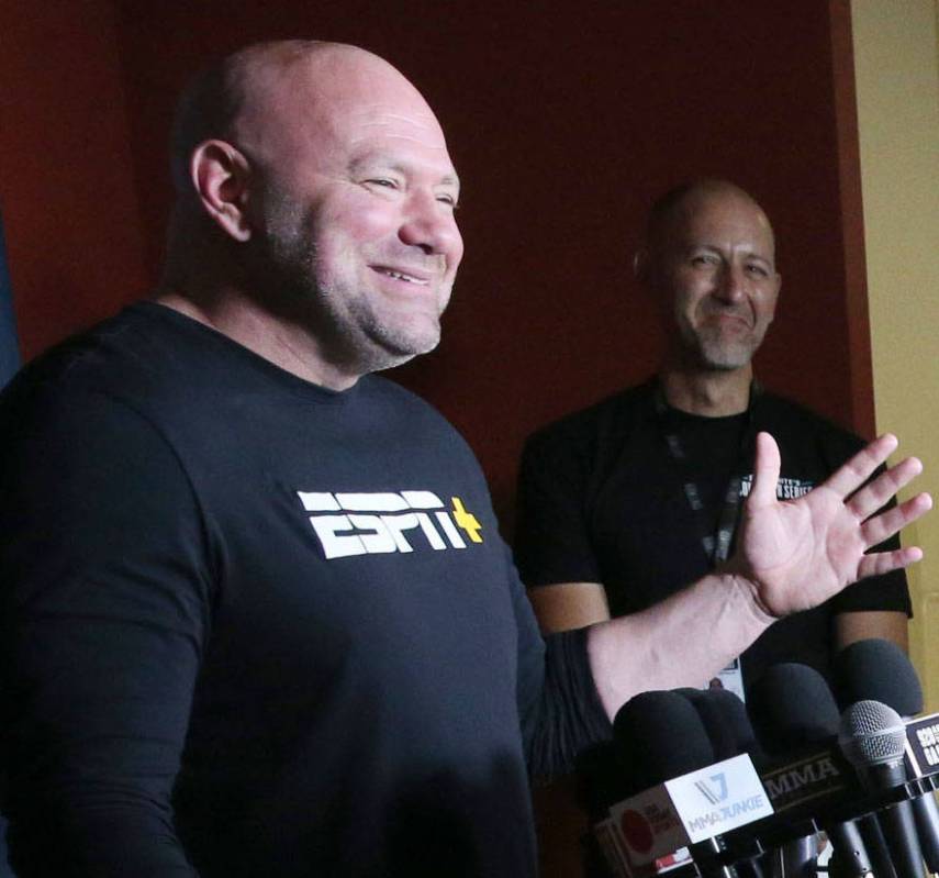 El presidente de Ultimate Fighting Championship, Dana White, habla con los medios sobre la sema ...