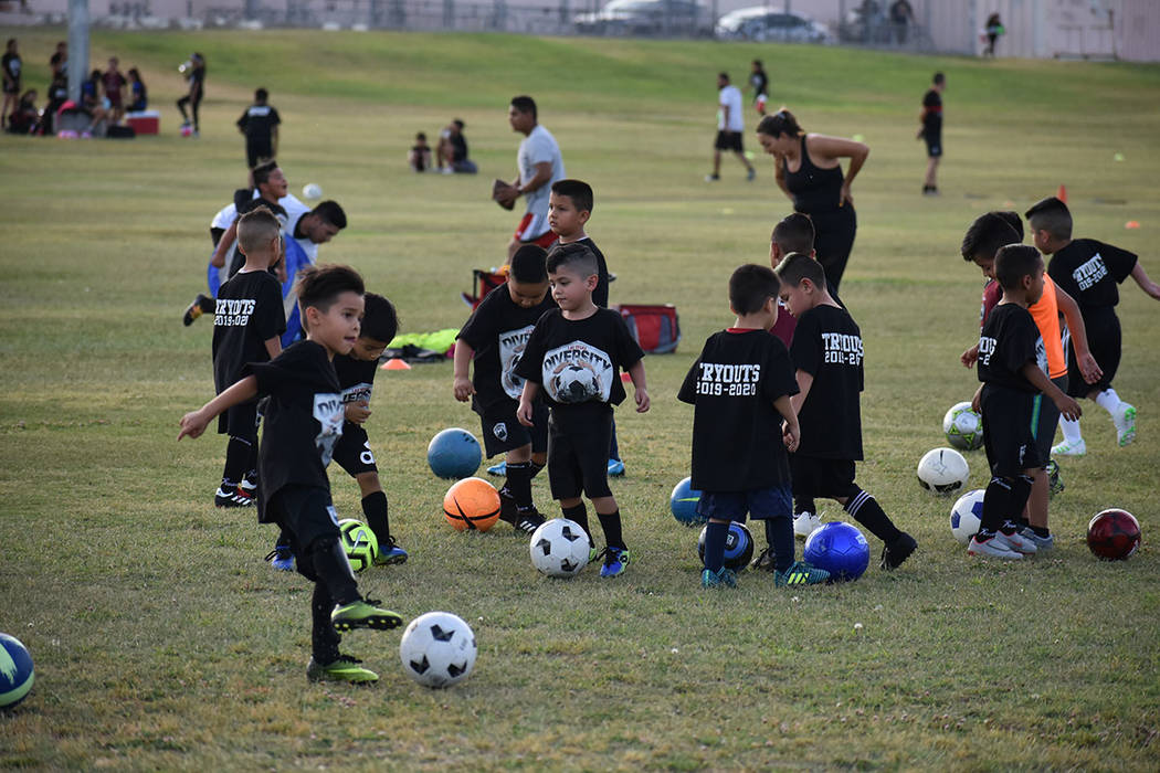 El objetivo de Las Vegas Diversity FC es incentivar el deporte entre niños y adolescentes de o ...
