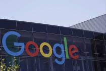 Esta fotografía de archivo del 19 de julio de 2016 muestra el logotipo de Google en la sede de ...