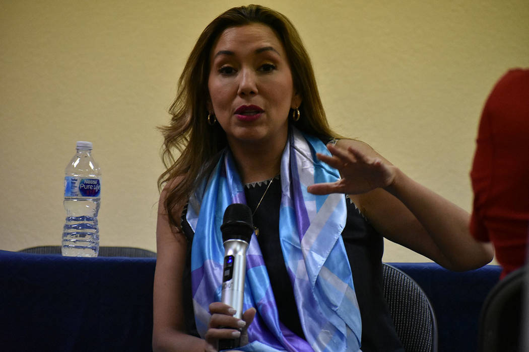 La abogada de inmigración Kathia Pereira ofreció una conferencia informativa sobre el TPS par ...