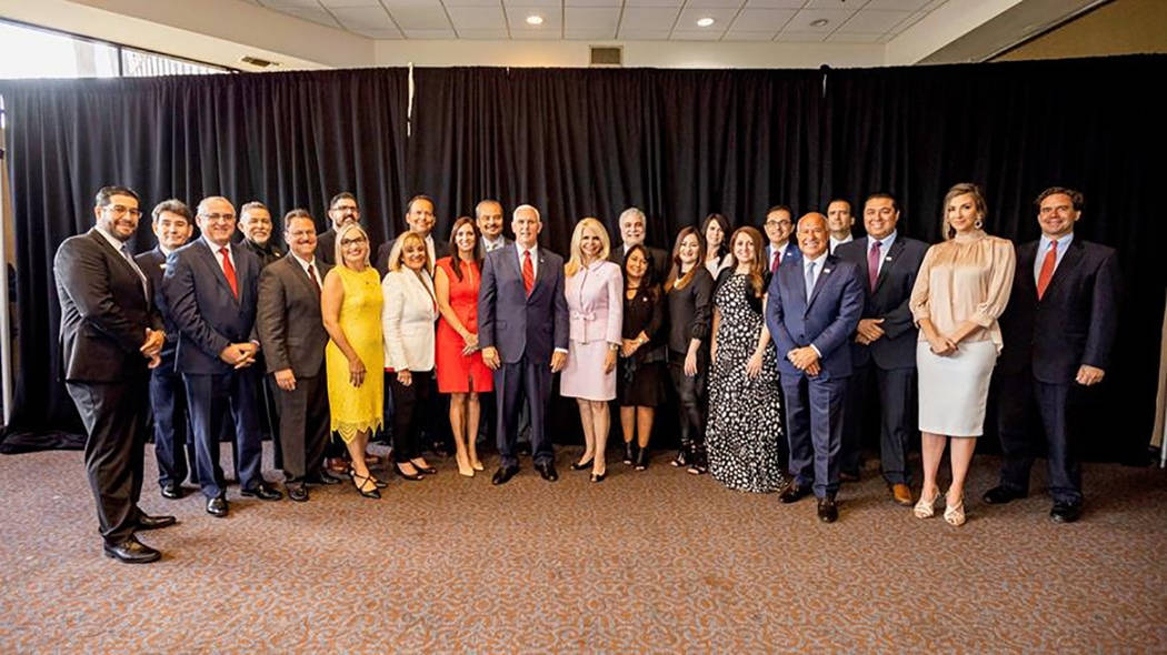 La lista de miembros clave de la junta asesora de ‘Latinos por Trump’ incluye a tres reside ...