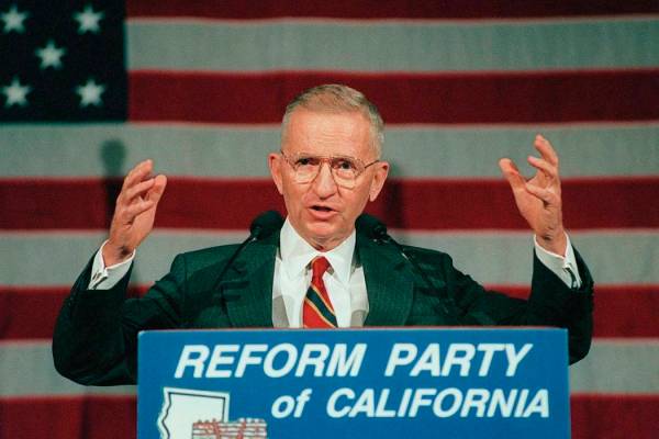 El ex candidato presidencial Ross Perot se dirige a la primera convención estatal de Californi ...