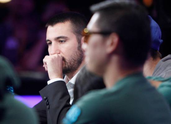 Dario Sammartino en la mesa final del evento principal durante la Serie Mundial de Poker en el ...