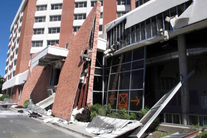 Ingenieros estructurales con experiencia en respuesta a terremotos y desastres naturales están ...