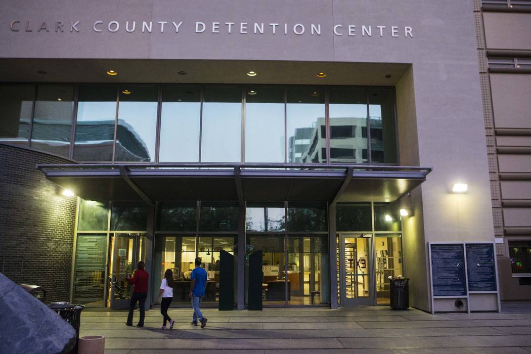 Centro de detención del Condado de Clark en el centro de Las Vegas. (Chase Stevens / Las Vegas ...