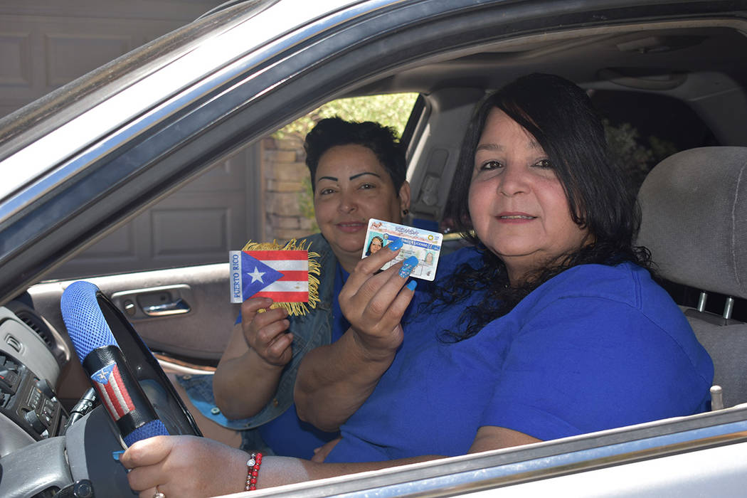 Milagros Lozada Rivera y María Isabel Álvarez Roldán se mostraron contentas por ya poder tra ...