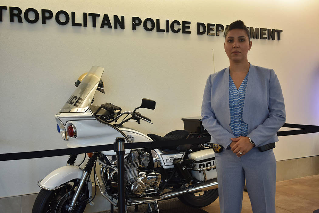 La oficial Alejandra Zambrano, portavoz del Departamento de Policía Metropolitana de Las Vegas ...