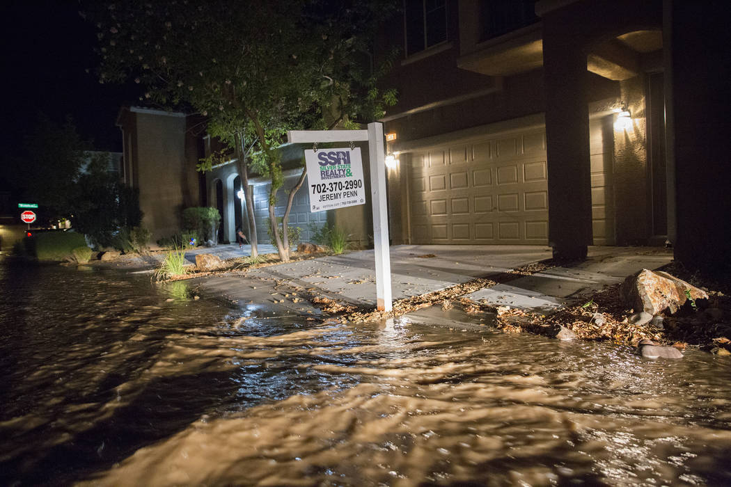 Las calles del valle suroeste están inundadas la madrugada del jueves, 1º de agosto de 2019 e ...