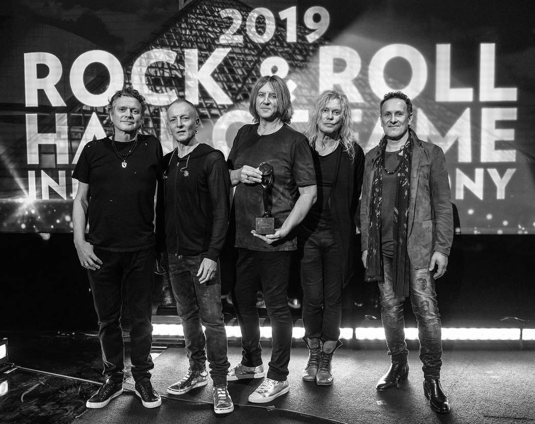 Def Leppard fue incluido en el Salón de la Fama del Rock and Roll en marzo.